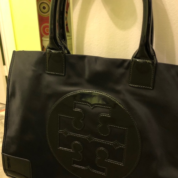 Tory Burch Ella Patent lg nylon tote “brand new “ - Picture 3 of 4